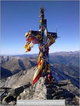 Pic du Canigou, le croix en fer